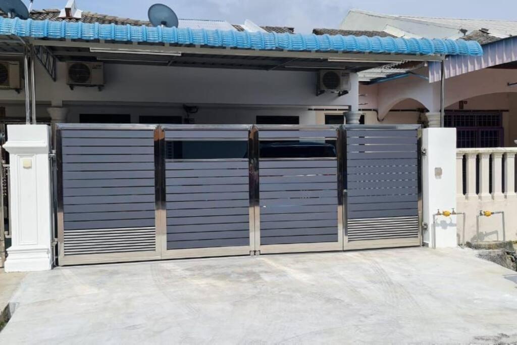 Voon 4 Bedroom Homestay Mersing Exterior foto